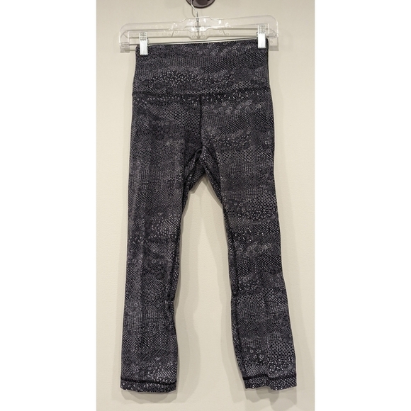 Lululemon Align Crop 21" in Mesai Ice Grey Black Size 4 - Picture 1 of 6